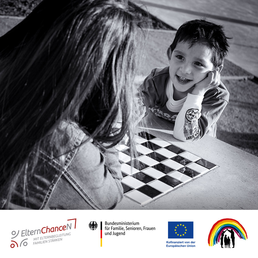 Eltern-Kind-Schachspielkurs im Family-Club des DFV in Erfurt-Südost